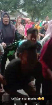 Udek udek kelahiran bayi