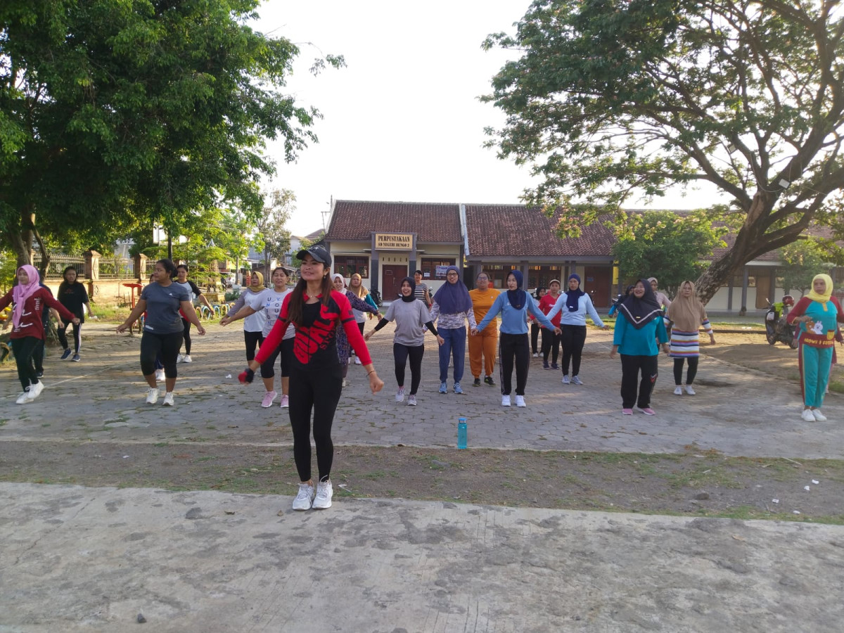 Bersama pelatih nya mbk maharani