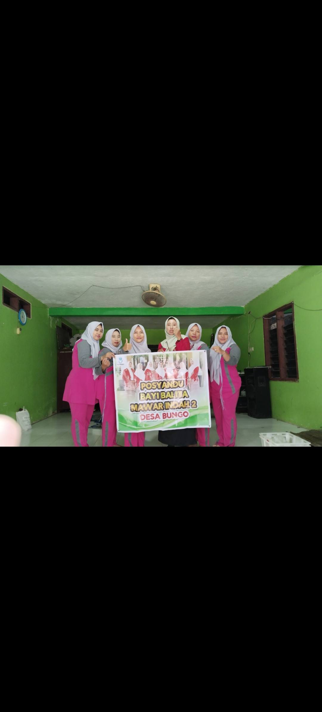 Foto bersama Bidan desa