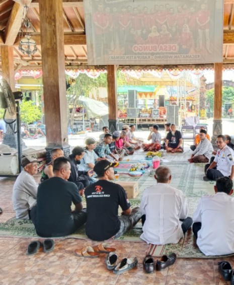 Khajatan kepung ingkung sebelum acara apitandesa bungo