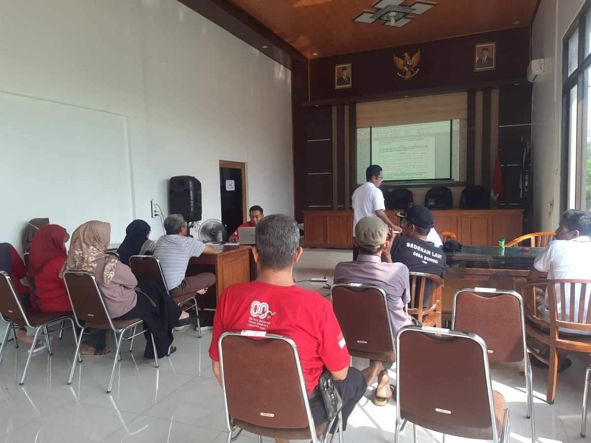 Rapat tentang pengolahan sampah