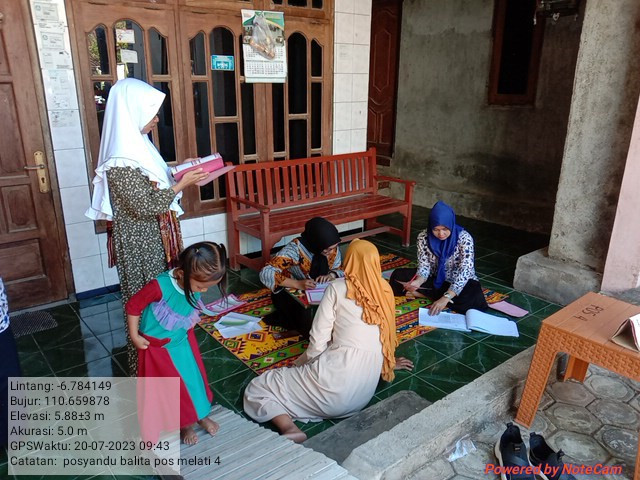 Pencatatan oleh bidan desa dan kader kesehatan