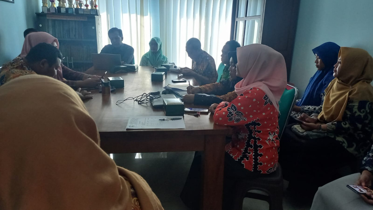 Monitoring dan evaluasi kampung berkualitas oleh DISPERMADESES