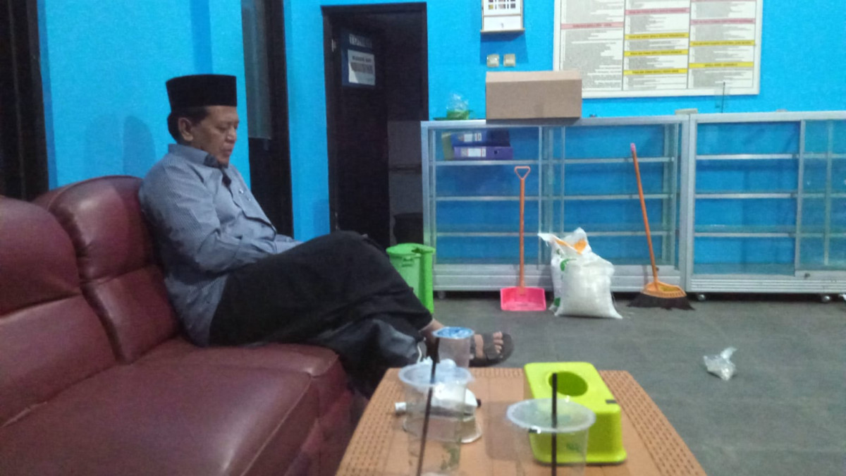 Minta ttd  ke pak lurah R1 PUS