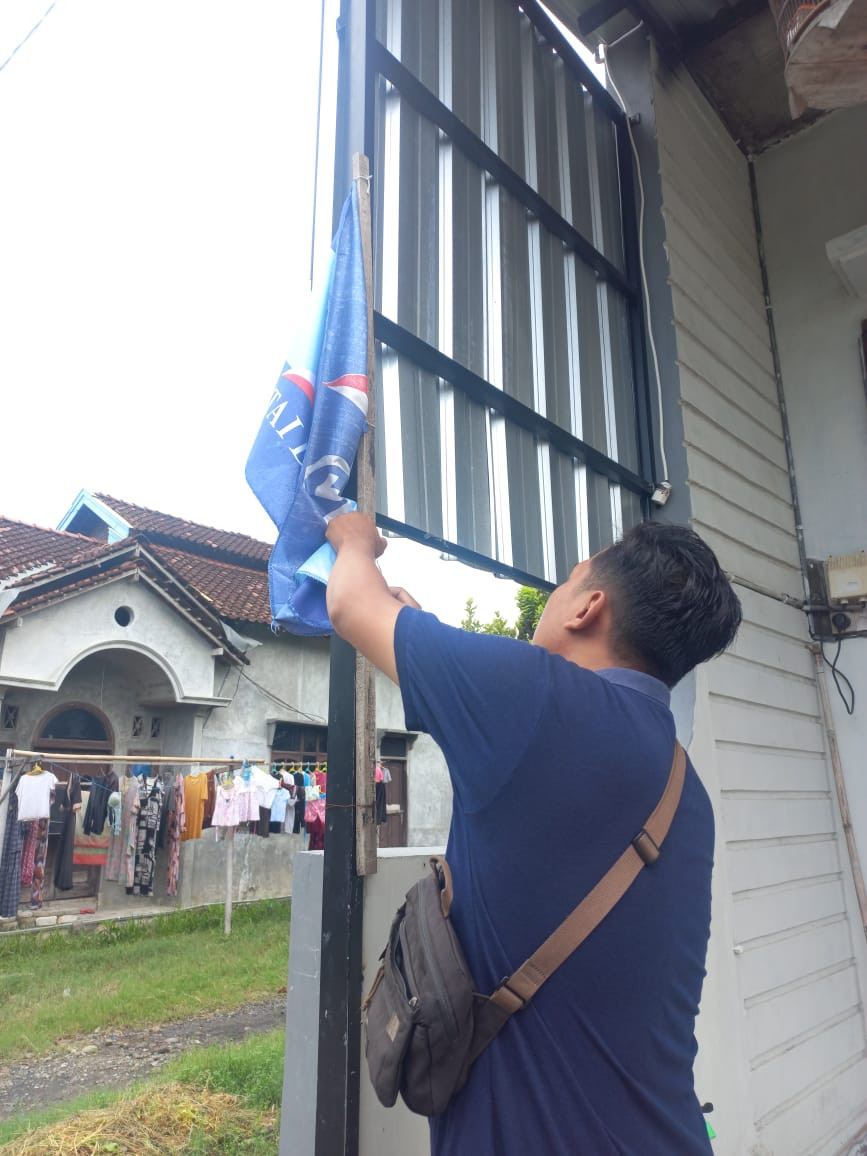 Pembersihan Alat peraga kampanye