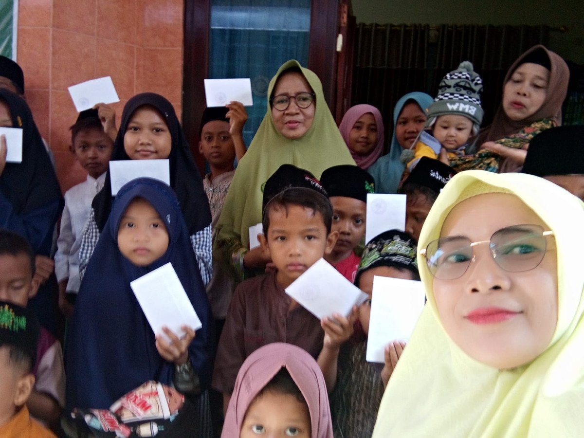 santunan yatana oleh muslimat