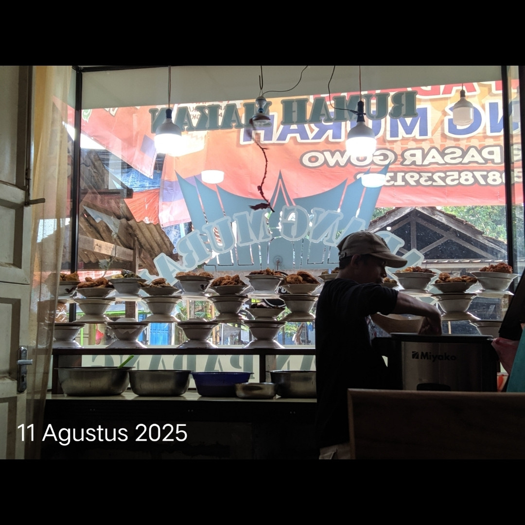 Jual makan nasi Padang