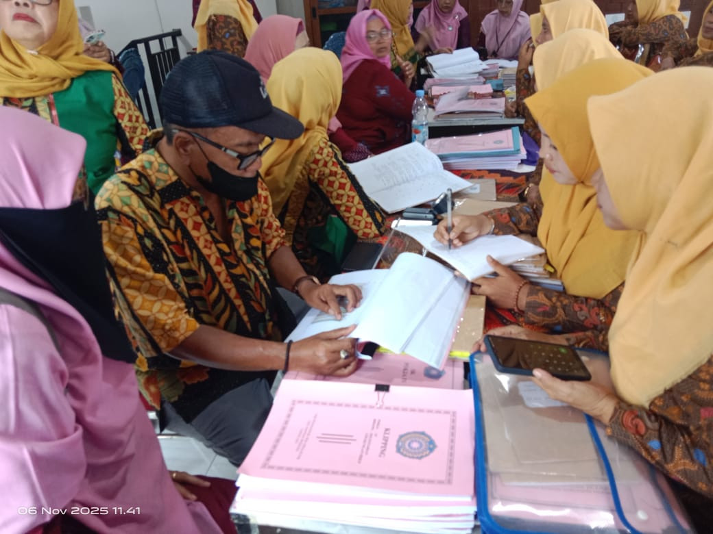 evaluasi 10 program pokok pkk dan penilaian administrasi