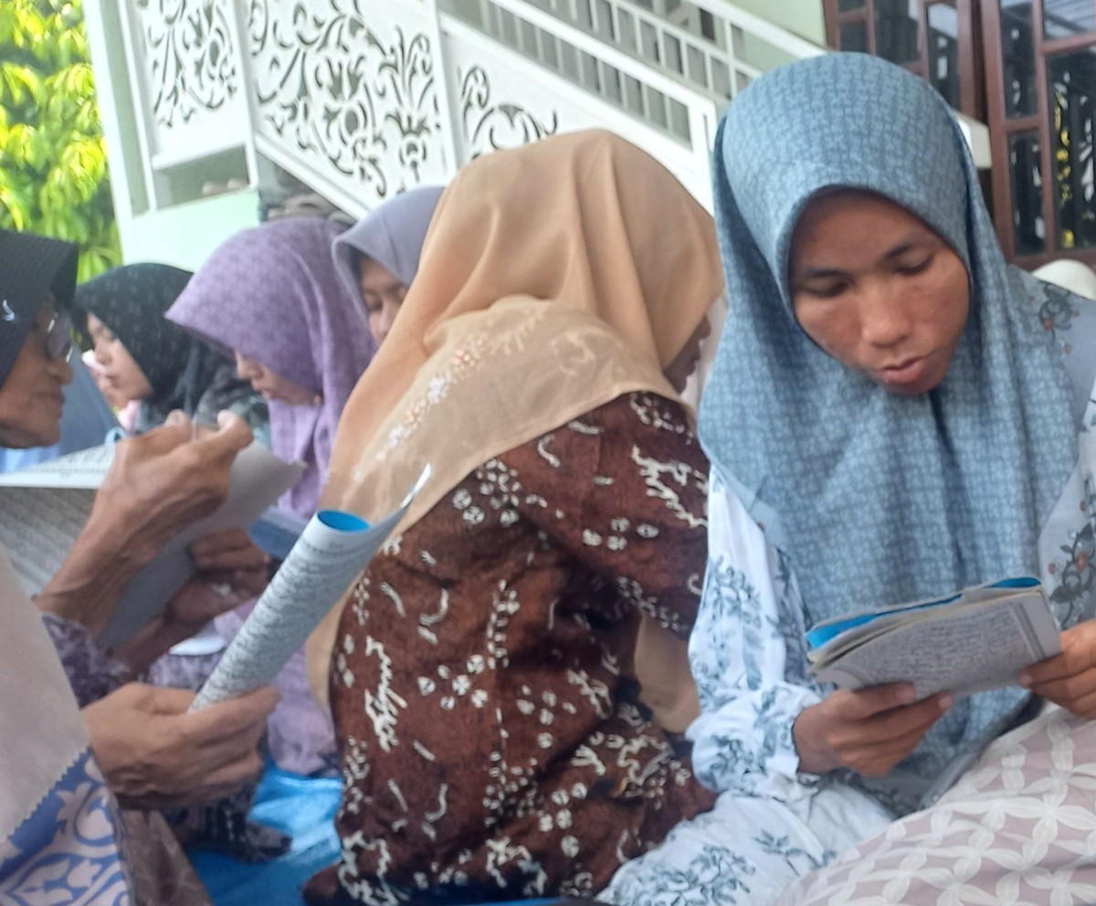 khotmil qur'an binnadhor dalam rangka haul Mbah K.H CKOLIL IDRIS yg ke 51