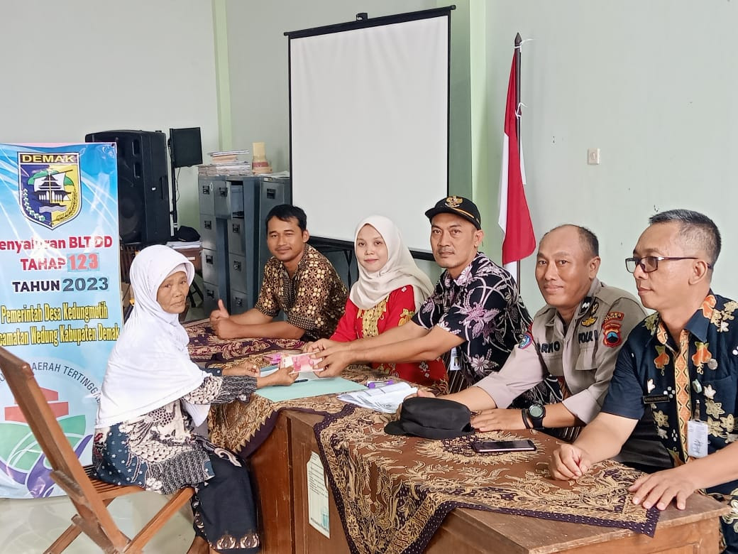 PENYALURAN BLT DD TAHAP 1,2,3 DESA KEDUNGMUTIH TAHUN 2023