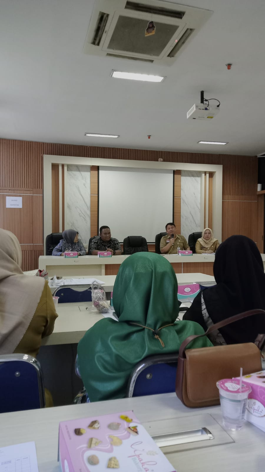 PENYERAHAN & SOSIALISASI PENGADAAN DAN NON FISIK BINA KELUARGA BALITA (BKB) KIT STUNTING