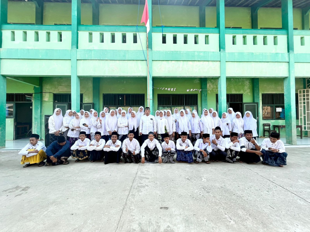 UPACARA HARI SANTRI MA RIBHUL ULUM