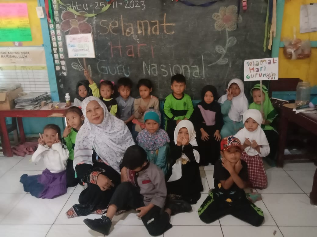 MEMPERINGATI HARI GURU RA RIBHUL ULUM