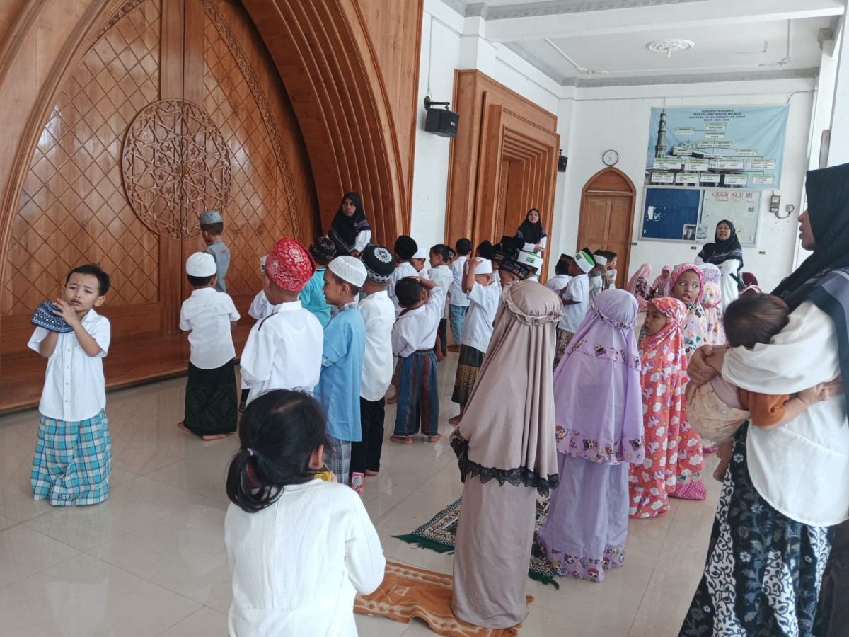 BELAJAR SHOLAT DHUHA DI MASJID BAITUL MAKMUR