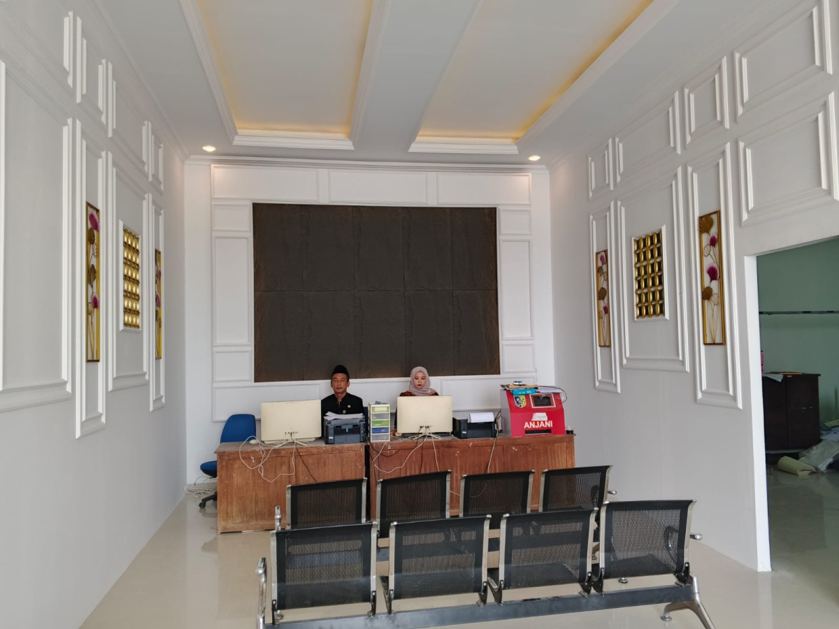 FINISHING 100 % PEMELIHARAAN BALAI DESA KEDUNGMUTIH