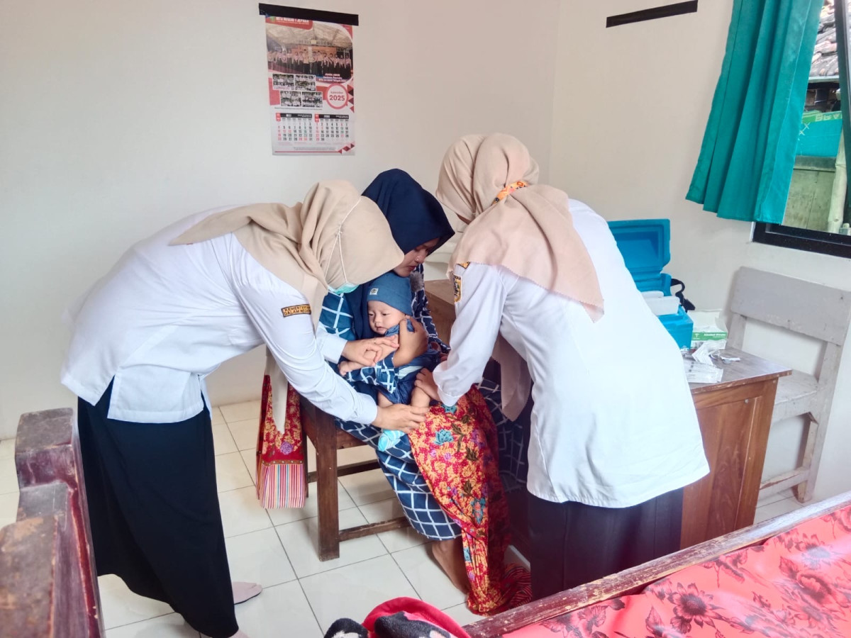IMUNISASI DESA KEDUNGMUTIH
