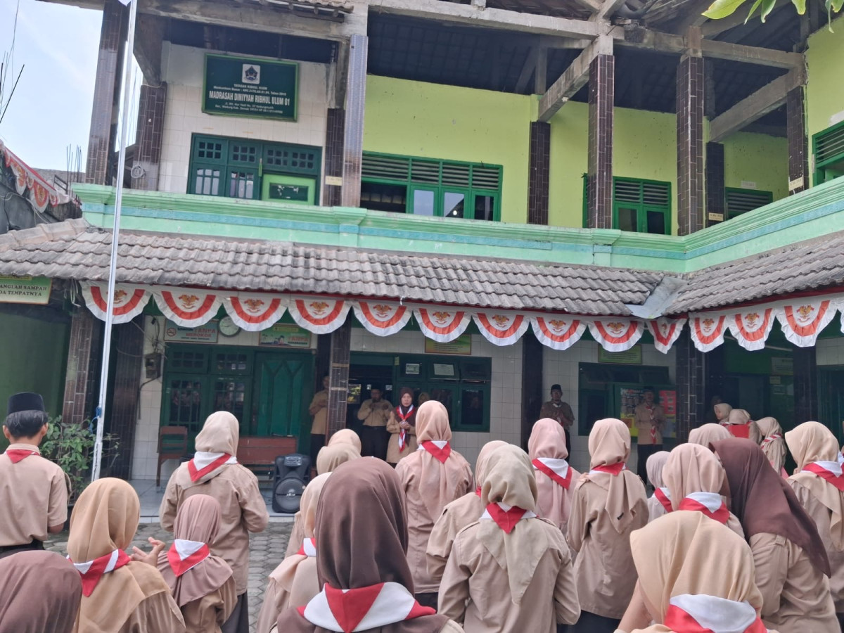 UPACARA HARI PRAMUKA MTS RIBHUL ULUM 2025