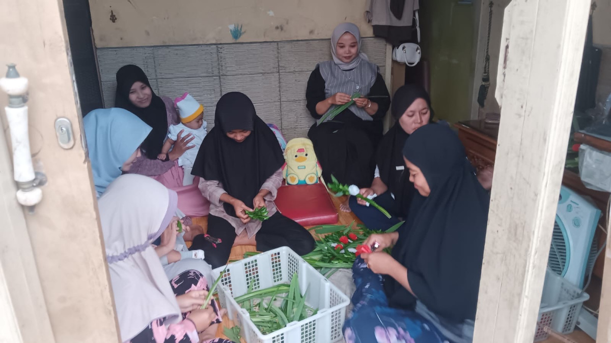 PERSIAPAN KADER TPK MENGIKUTI KARNAVAL DESA KEDUNGMUTIH