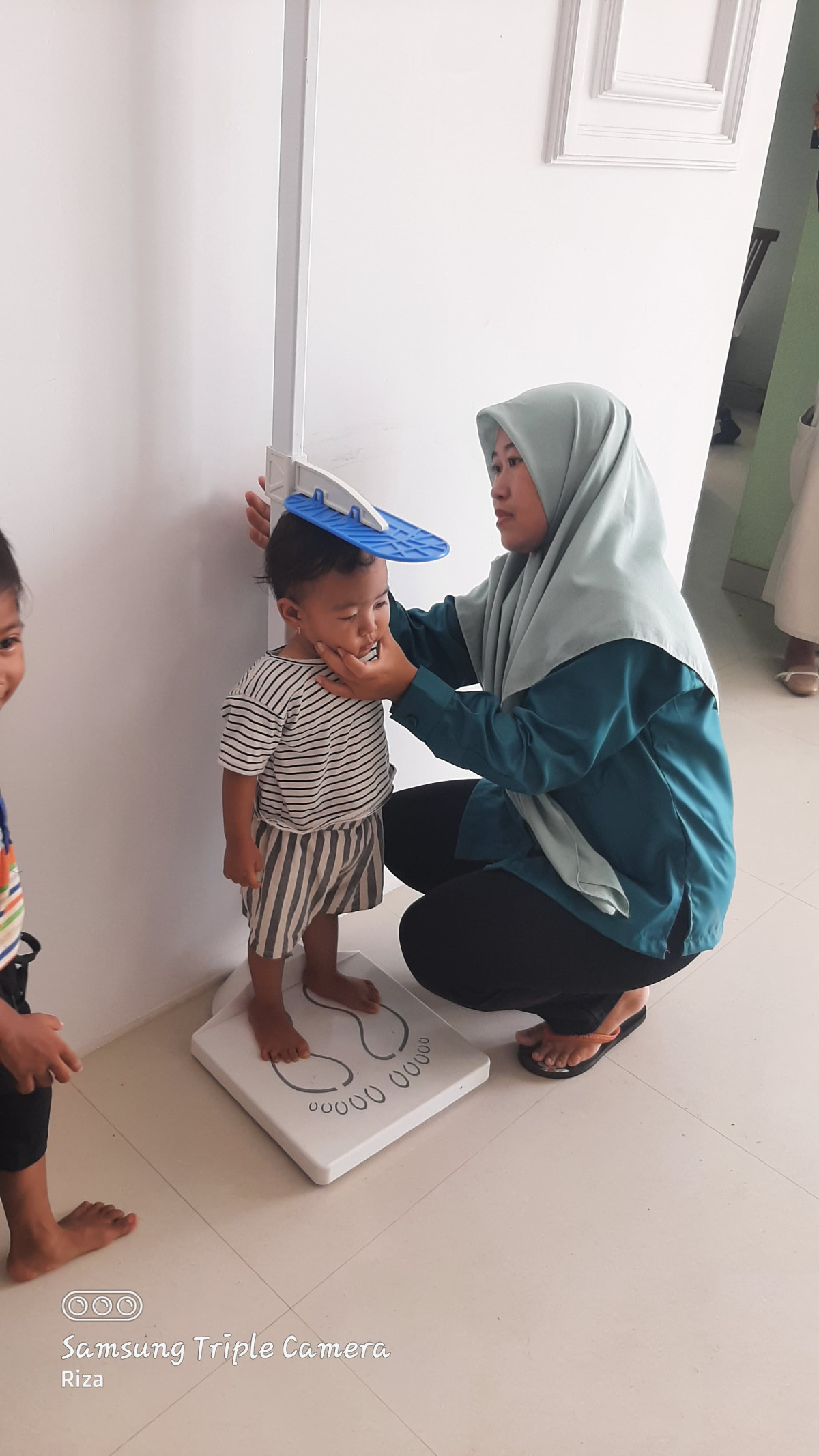 PENIMBANGAN DAN PENGUKURAN BALITA STUNTING DESA KEDUNGMUTIH