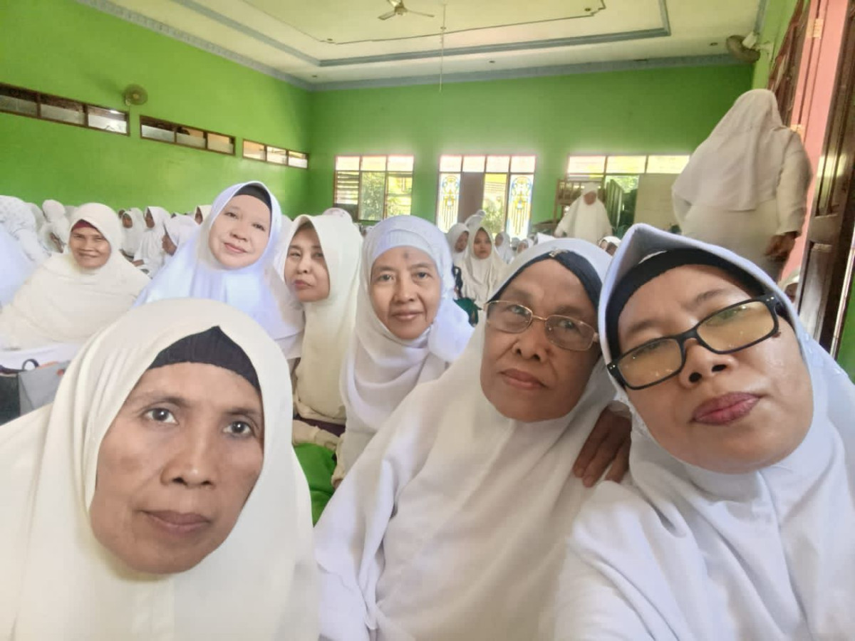 Idharoh muslimat Desa Kedungmutih gang hadir