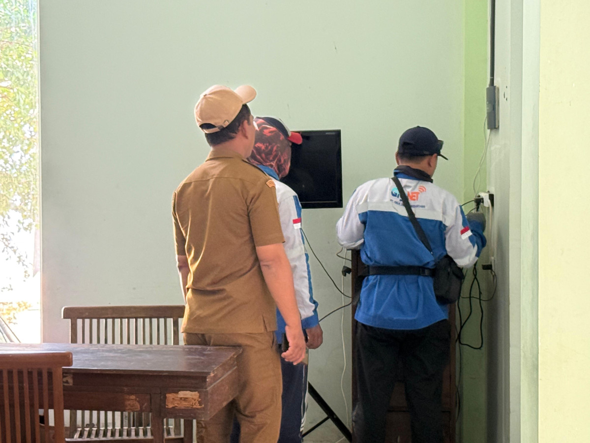 PERBAIKAN WIFI BALAI DESA KEDUNGMUTIH 2025