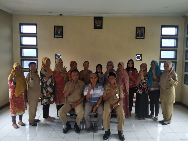 Foto Bersama Peserta dan Narasumber