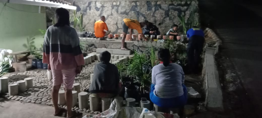 Kerja bakti pembuatan TOGA