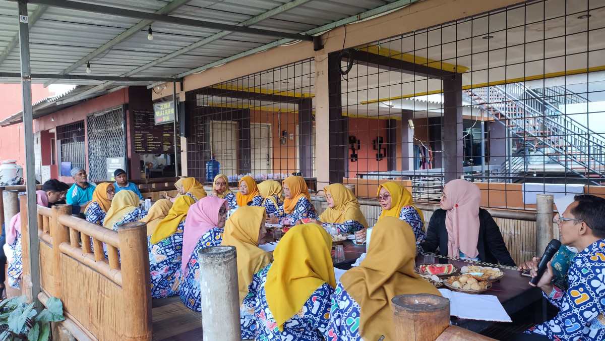 Mengikuti kegiatan dengan balai KB kecamatan Salem