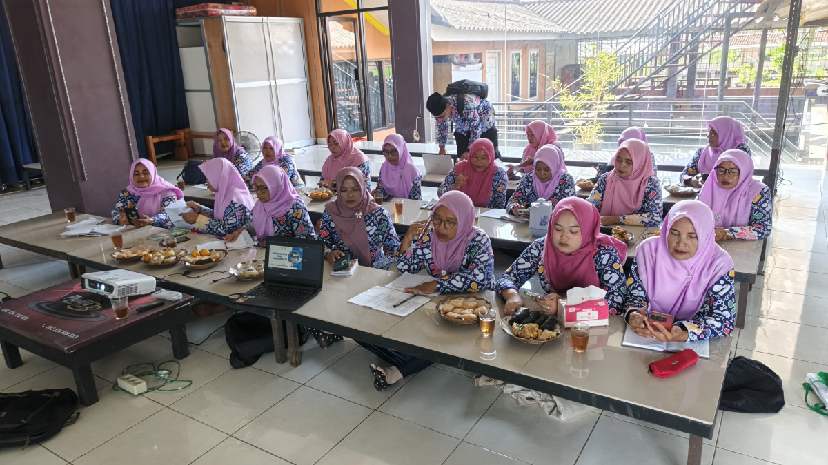 Pertemuan rutin PPKBD kec Salem