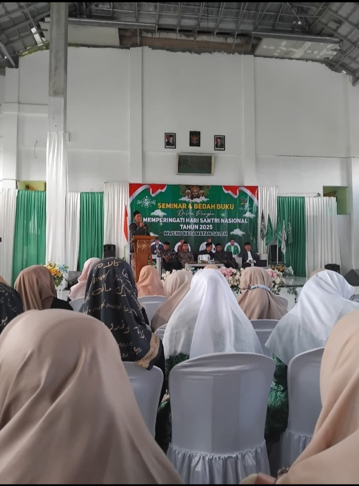 Seminar dan bedah buku dalam rangka memperingati hari santri nasional tahun 2025