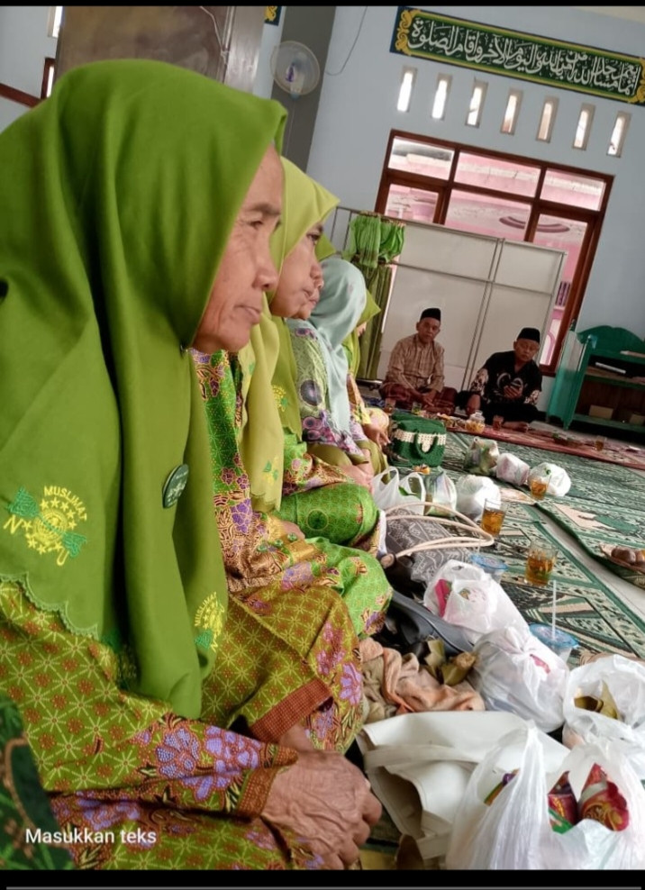 Pengajian rutin muslimat desa Tembongraja