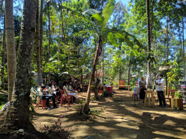 Pembekalan mahasiswa UKSWdalam program KKN di Kampung KB