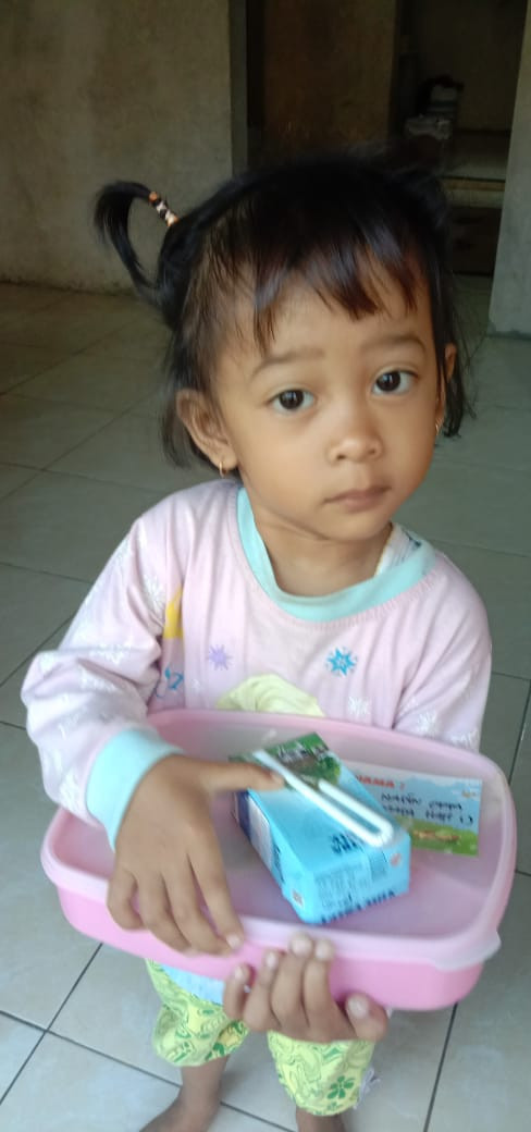 pemberian menu makanan sehat pada Balita stunting