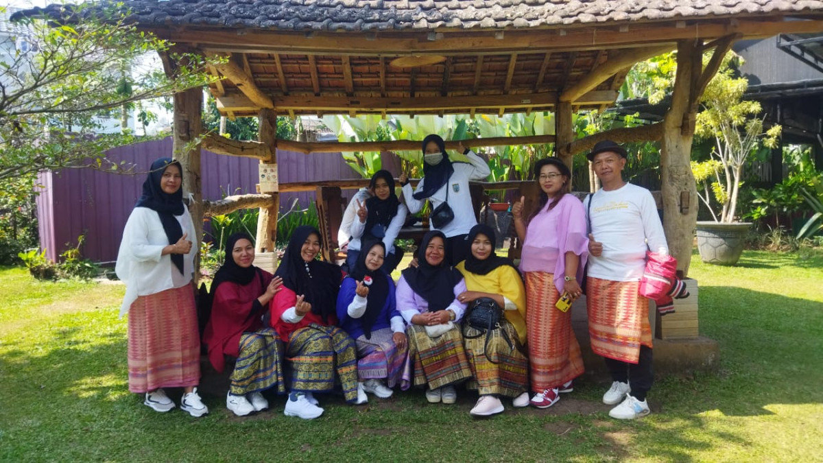 persiapan yel yel dan lomba drama kesehatan