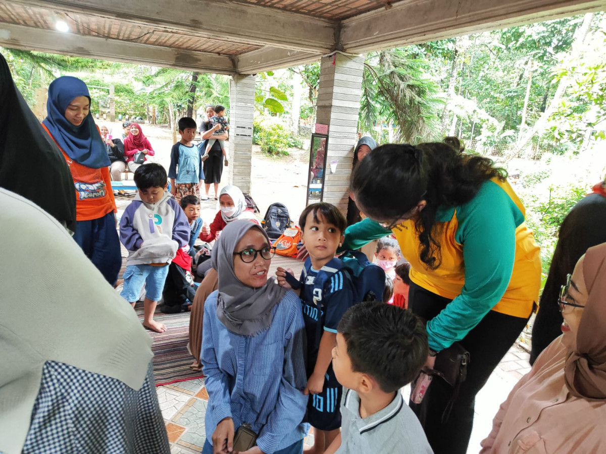 Monitoring pelaksanaan Sub PIN Polio tahap 1 di sd dan tk lebah putih RW 8