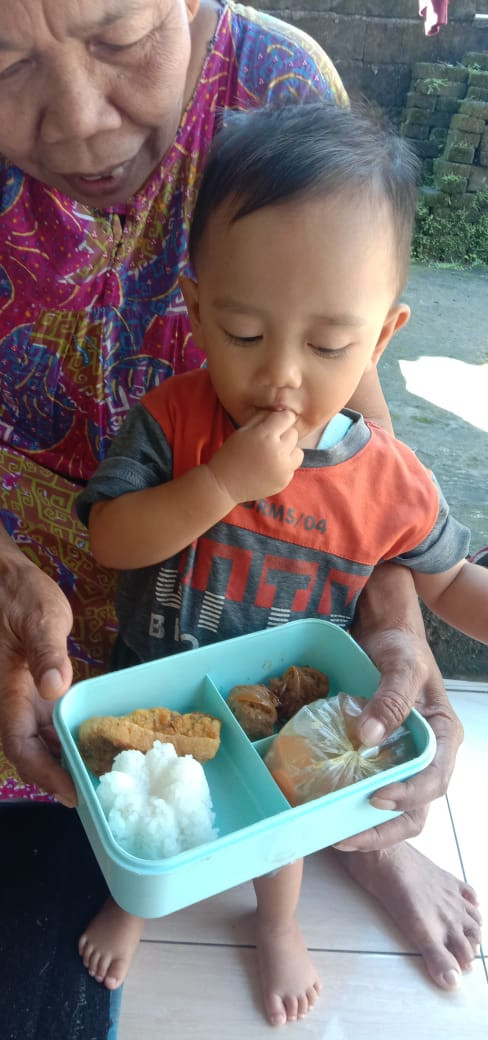 pemberian pmt kepada balita stunting