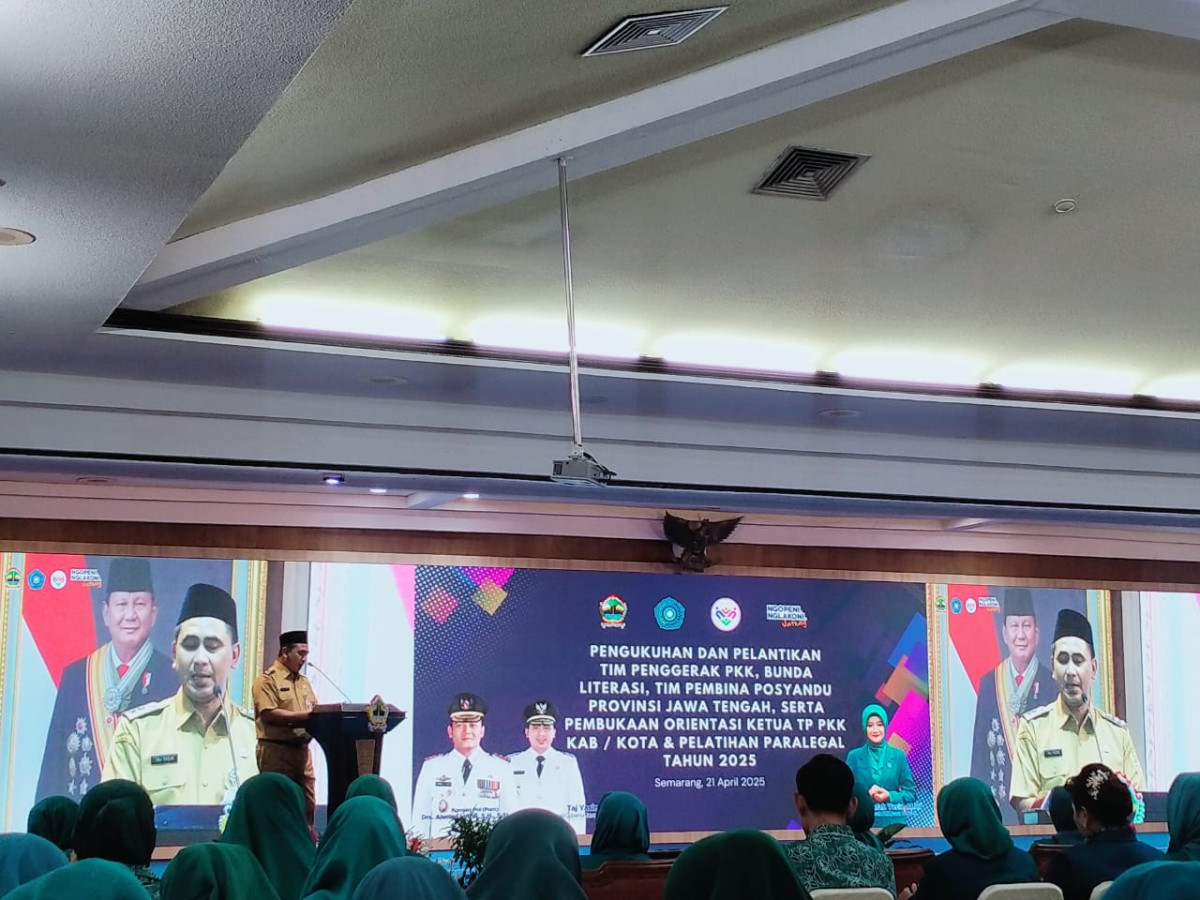 pengukuhan dan pelantikan paralegal pkk tingkat provinsi