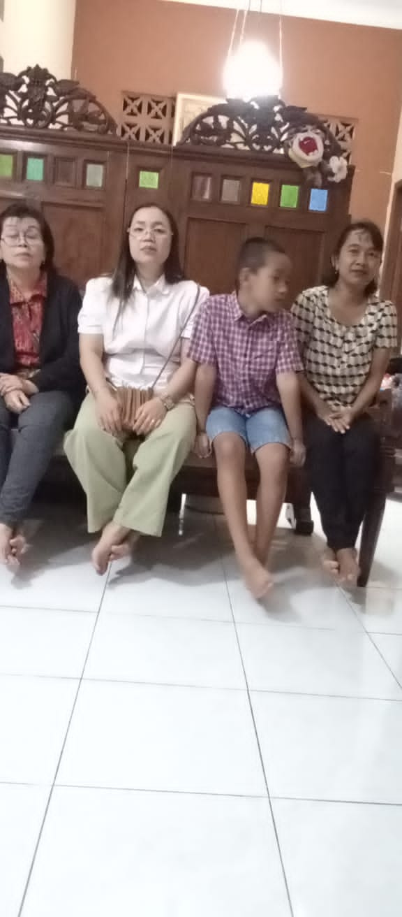 Toleransi Beragama ( warga Nasrani berkunjung kewarga yang merayakan Idul Fitri )