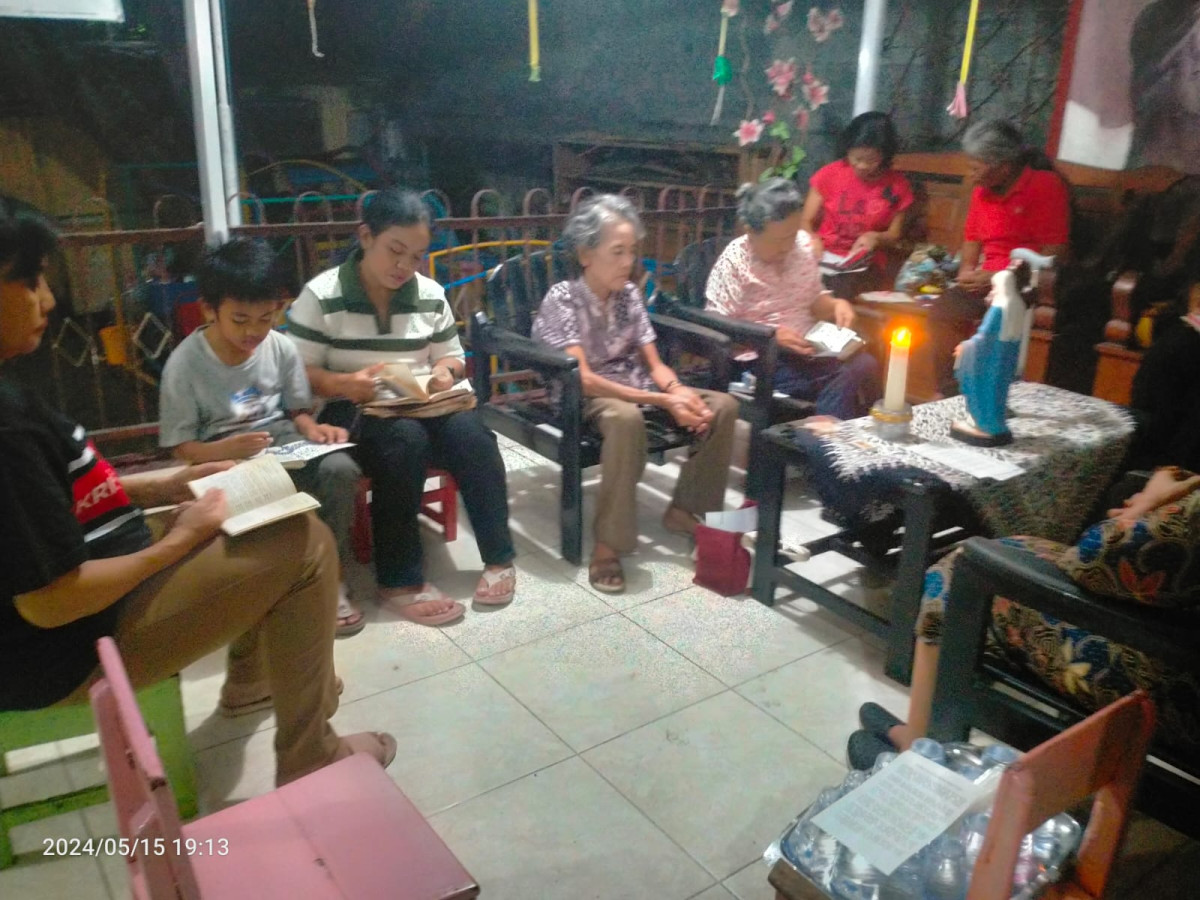 Doa Rosario umat wilayah katholik jomblang