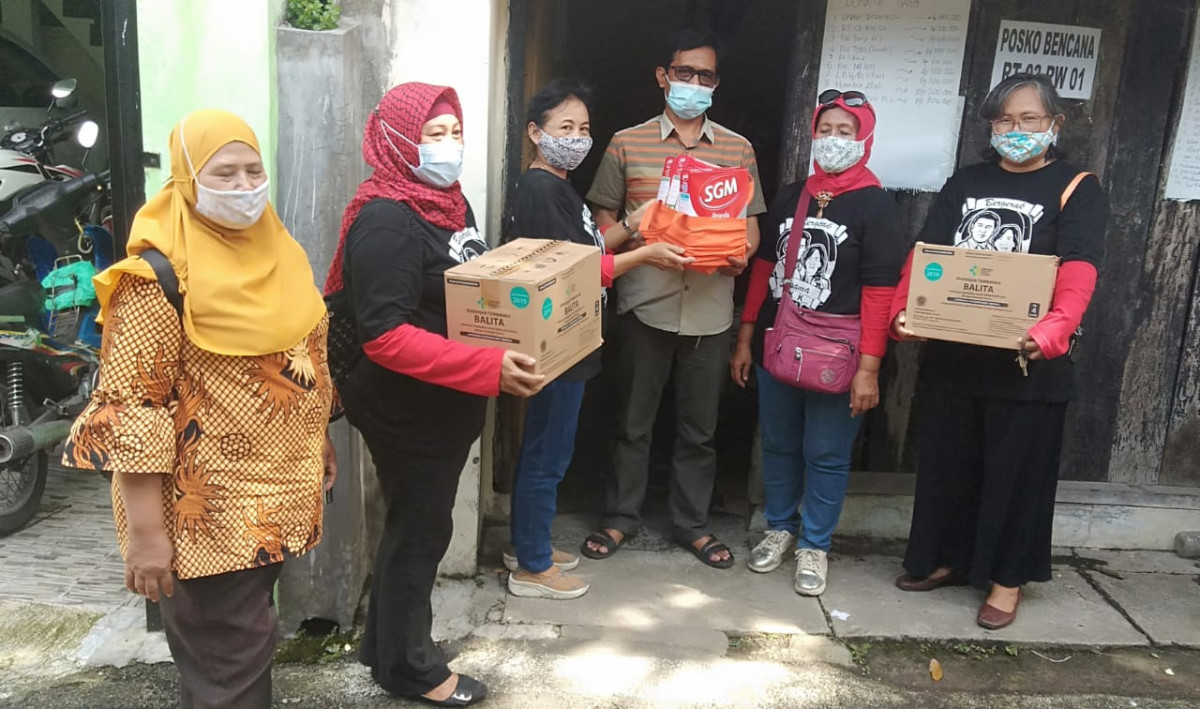 Penyaluran Bantuan Tanah Longsor di RW 01 Jomblang