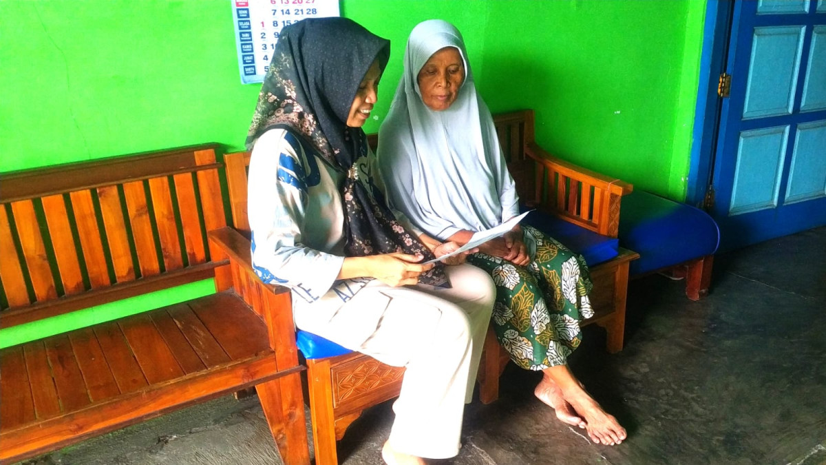 Kunjungan lansia oleh kader Posyandu Wijaya Kusuma