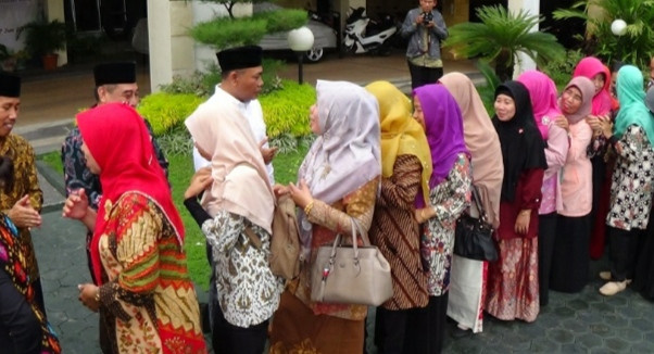 HALAL BIHALAL DI WILAYAH KELURAHAN JOMBLANG