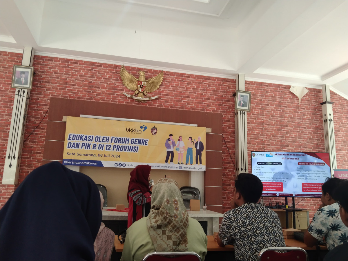 Remaja RW 5 Kelurahan Patemon mengikuti Edukasi oleh forum genre dan PIK R di 12 provinsi