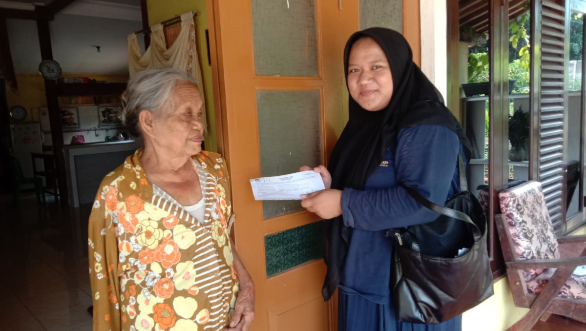 Penyerahan undangan pemilu