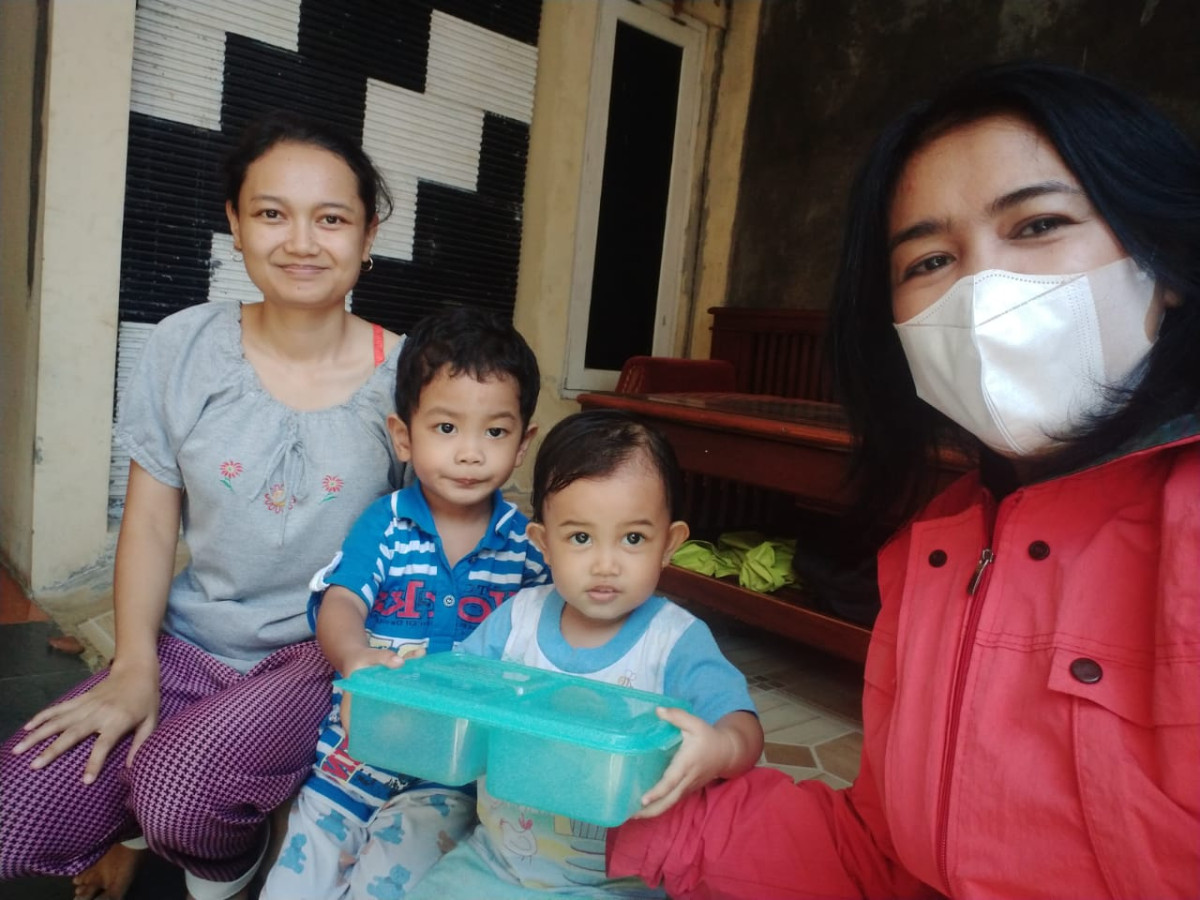 pemberian PMT balita stunting di RW.8