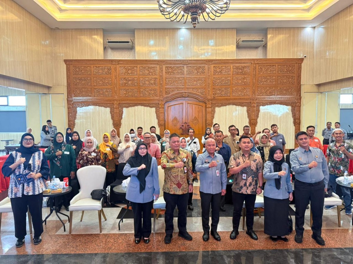 Mengikuti Forum Diskusi Kebutuhan Informasi Hukum