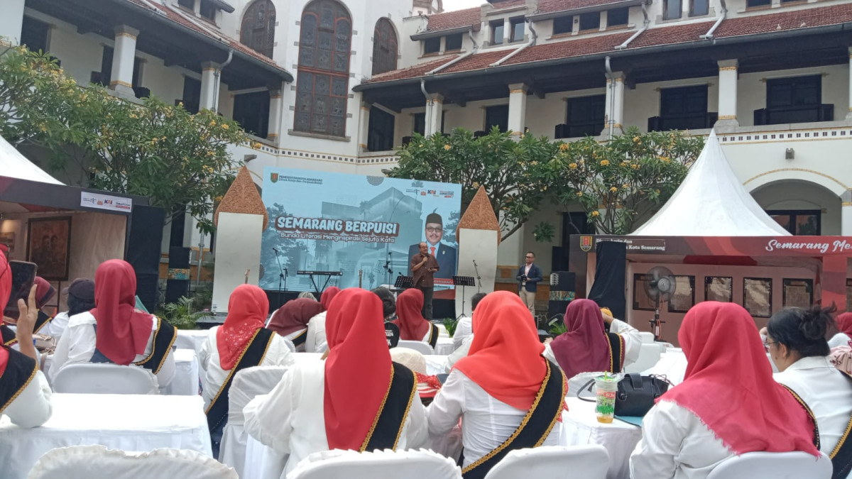 Kegiatan Semarang Berpuisi, bunda literasi menginspirasi sejuta kata