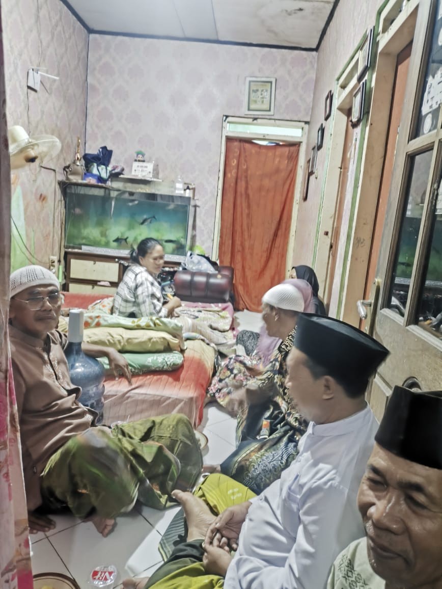 warga RT 06 RW 02, silaturahmi dirumah Bpk Rudi / Ibu, pulang dari RS Tugu