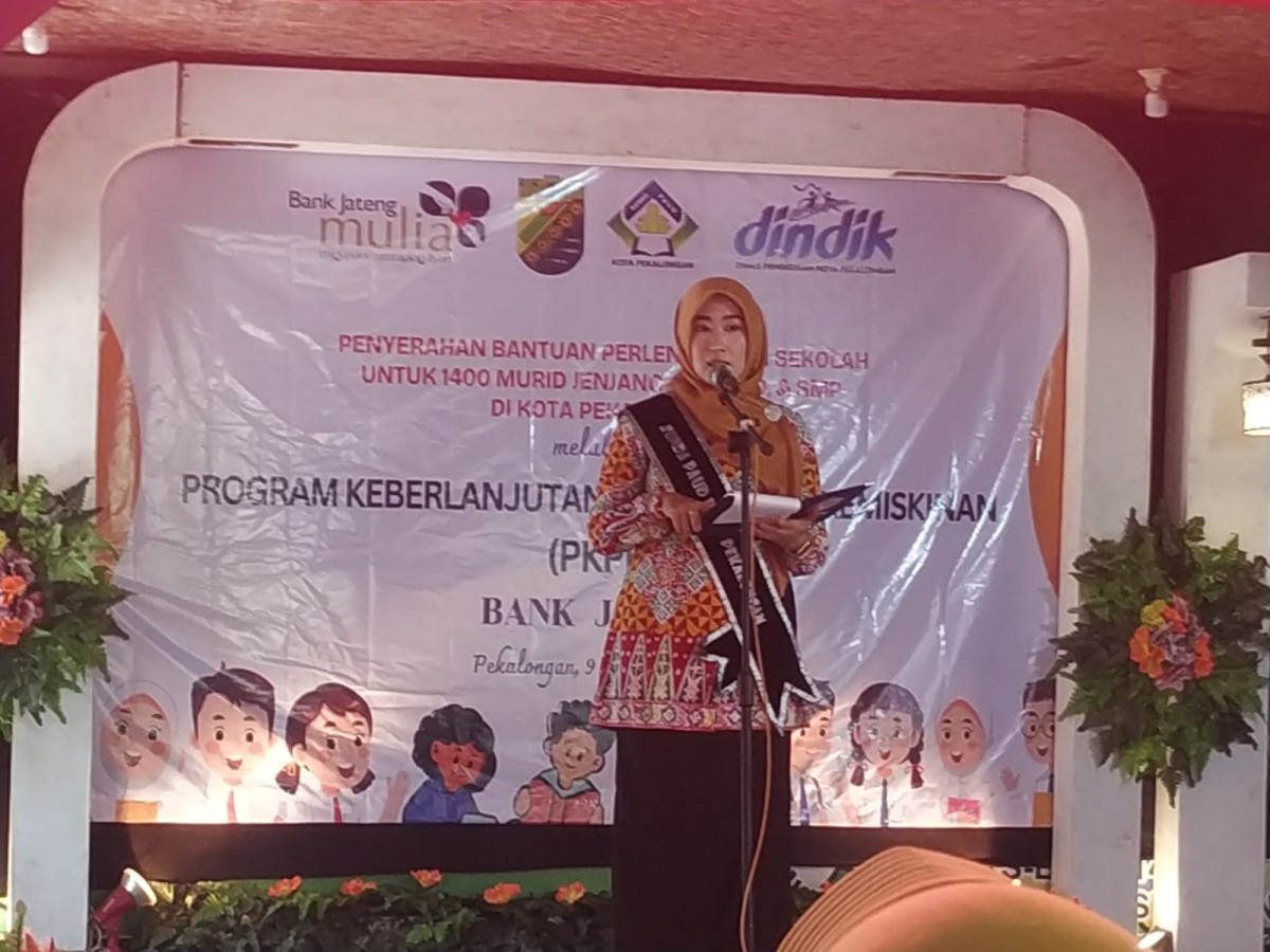Bantuan Perlengkapan Sekolah di TK Al Barokah Kuripan Lor