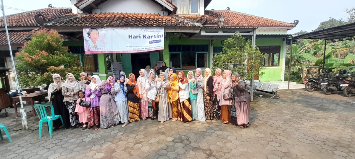 TP PKK Kelurahan Kuripan Yosorejo memperingati Hari Kartini Tahun 2025